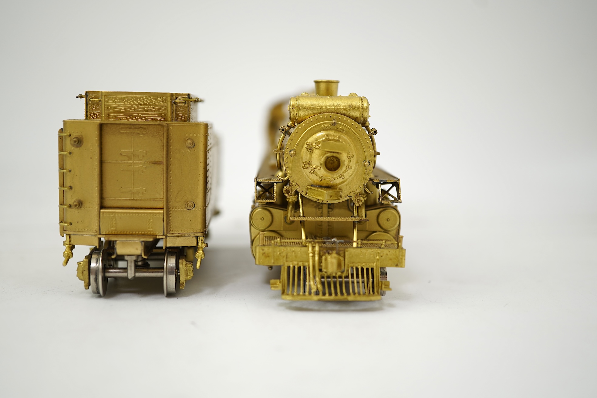 A boxed HO gauge VH Scale Models unpainted brass model of Canadian Pacific Railway 1-1a, 2900, 4-8-2 locomotive with bogie tender, powered for two rail operation.